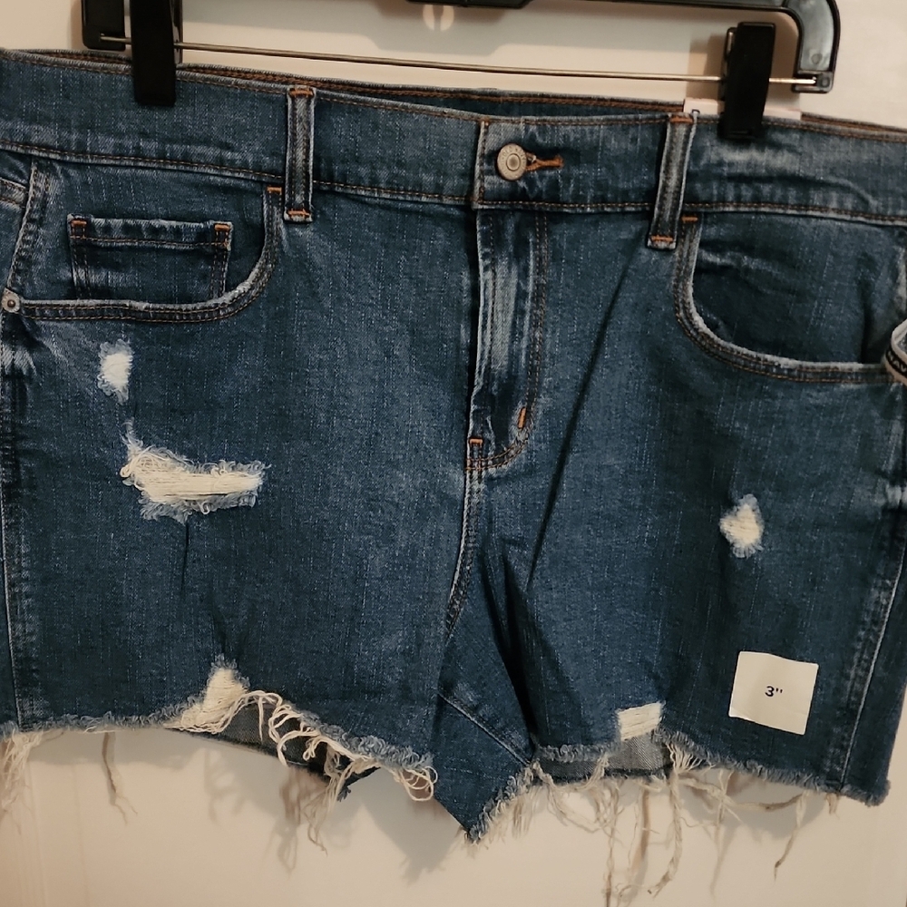 Blue Distressed boyfriend Jean Shorts with Frayed Hem